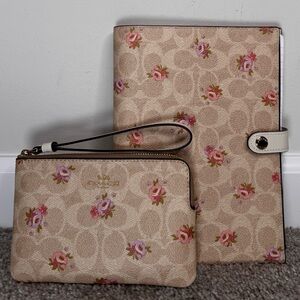 Coach Notebook & Matching Wristlet in Signature Canvas with Vintage Rose Print